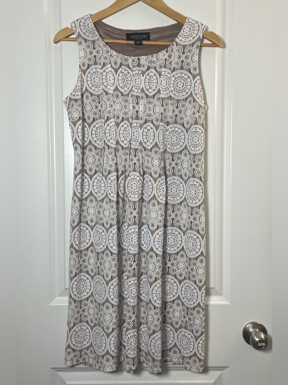 Perceptions NY Floral Textured Dress Beige Sleeveless A-Line Midi S